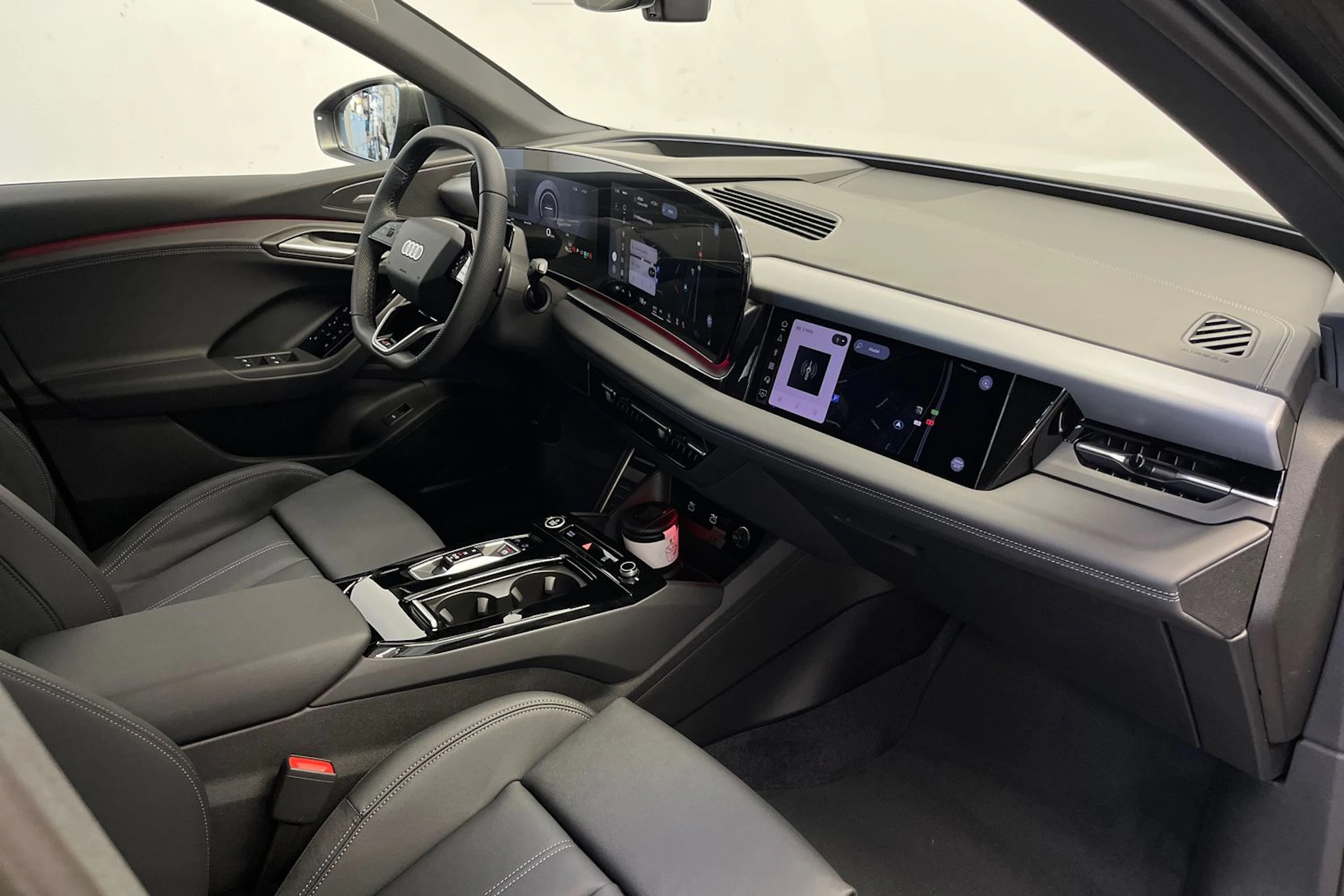 daytona harmaa Audi Q6 e-tron 2026 kuva 15.
