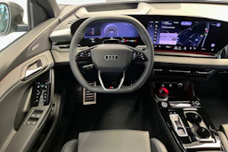 daytona harmaa Audi Q6 e-tron 2026 kuva 17.