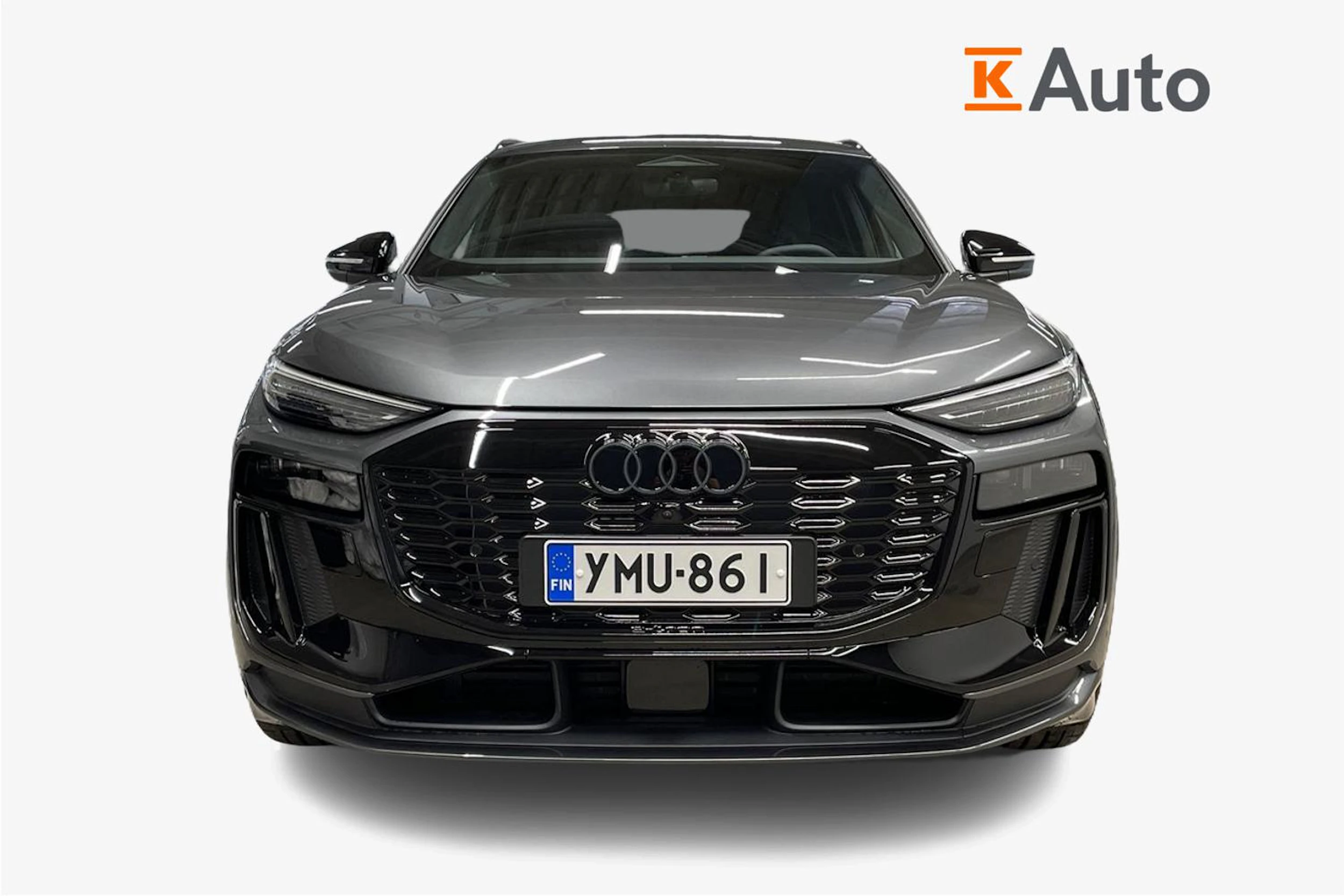 harmaa Audi Q6 e-tron 2026 kuva 4.