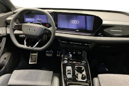 harmaa Audi Q6 e-tron 2026 kuva 7.