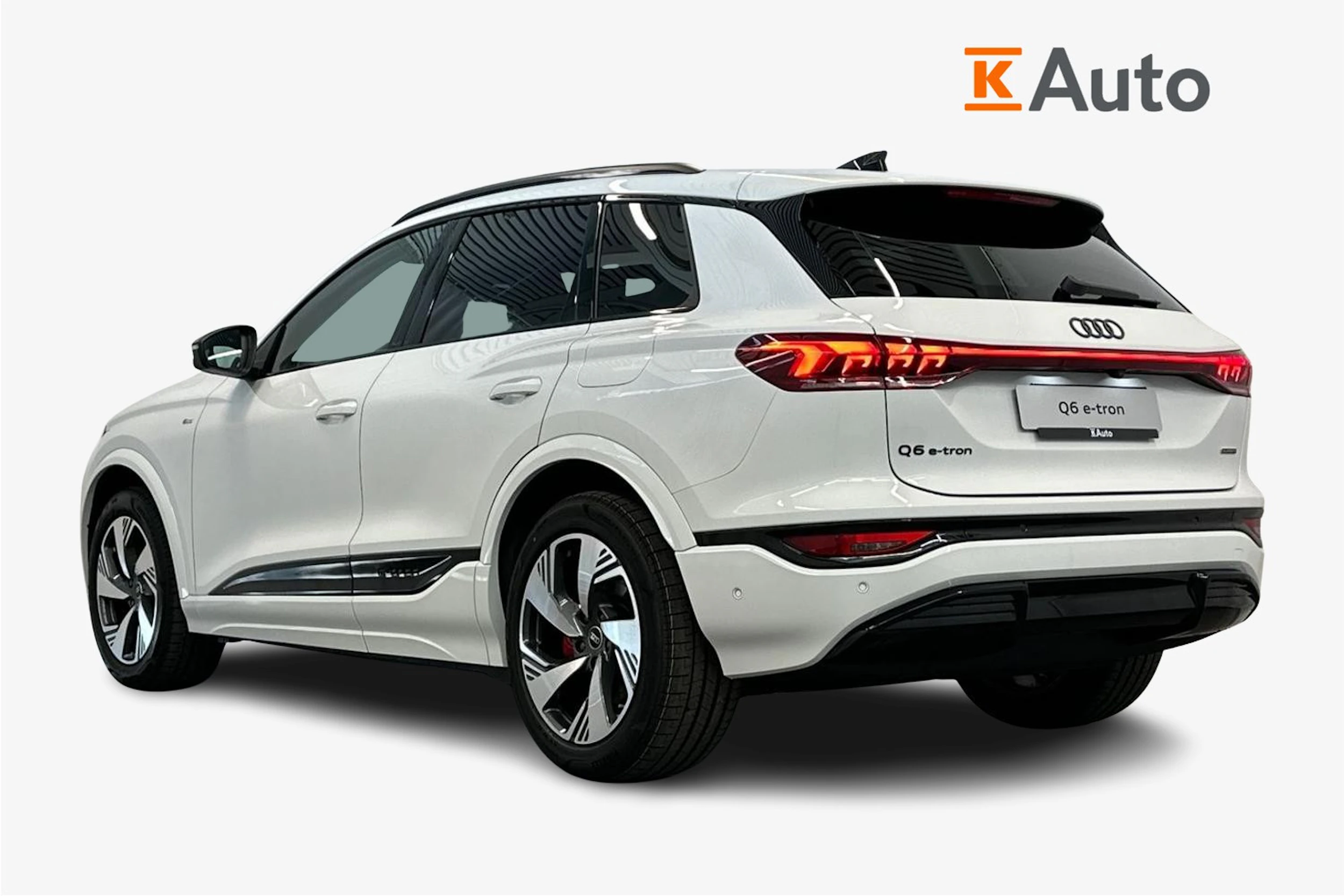 jäätikön valkoinen Audi Q6 e-tron 2026 kuva 2.