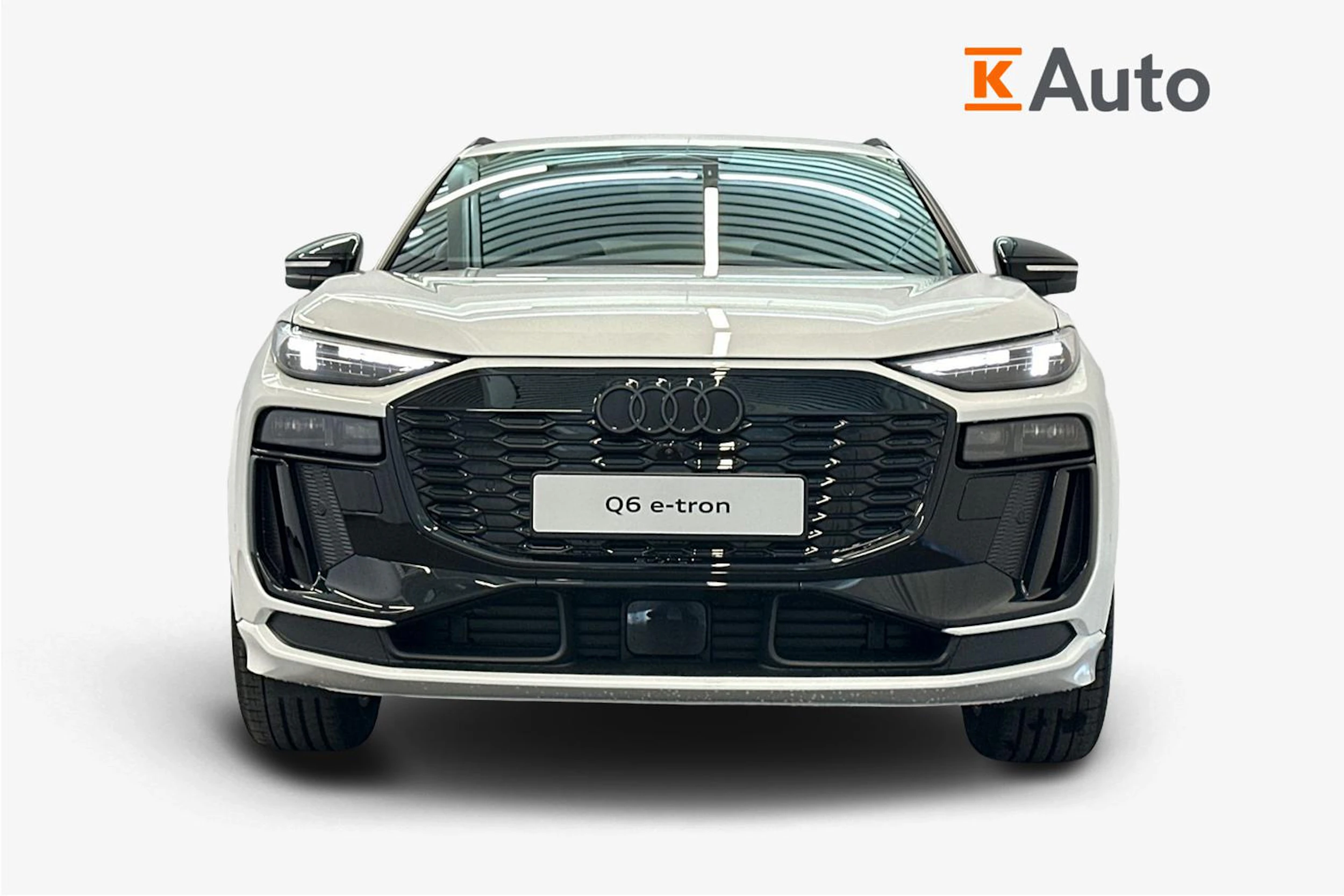 jäätikön valkoinen Audi Q6 e-tron 2026 kuva 4.