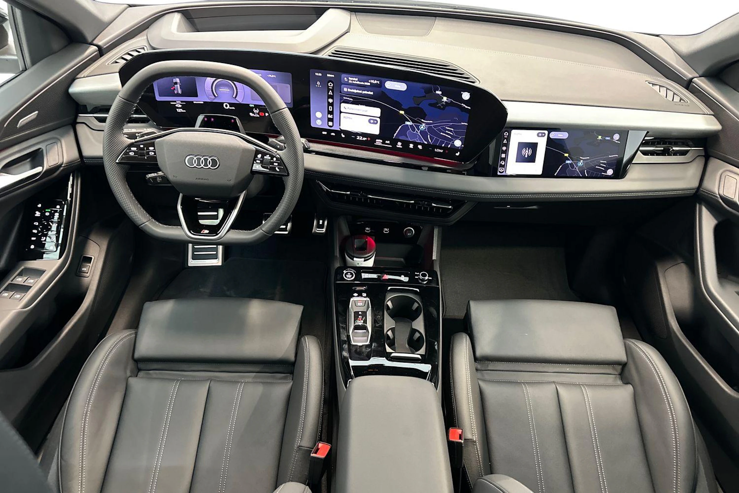 jäätikön valkoinen Audi Q6 e-tron 2026 kuva 7.