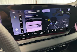 jäätikön valkoinen Audi Q6 e-tron 2026 kuva 13.
