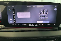 jäätikön valkoinen Audi Q6 e-tron 2026 kuva 16.