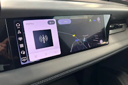 jäätikön valkoinen Audi Q6 e-tron 2026 kuva 17.