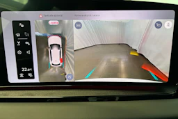 jäätikön valkoinen Audi Q6 e-tron 2026 kuva 23.