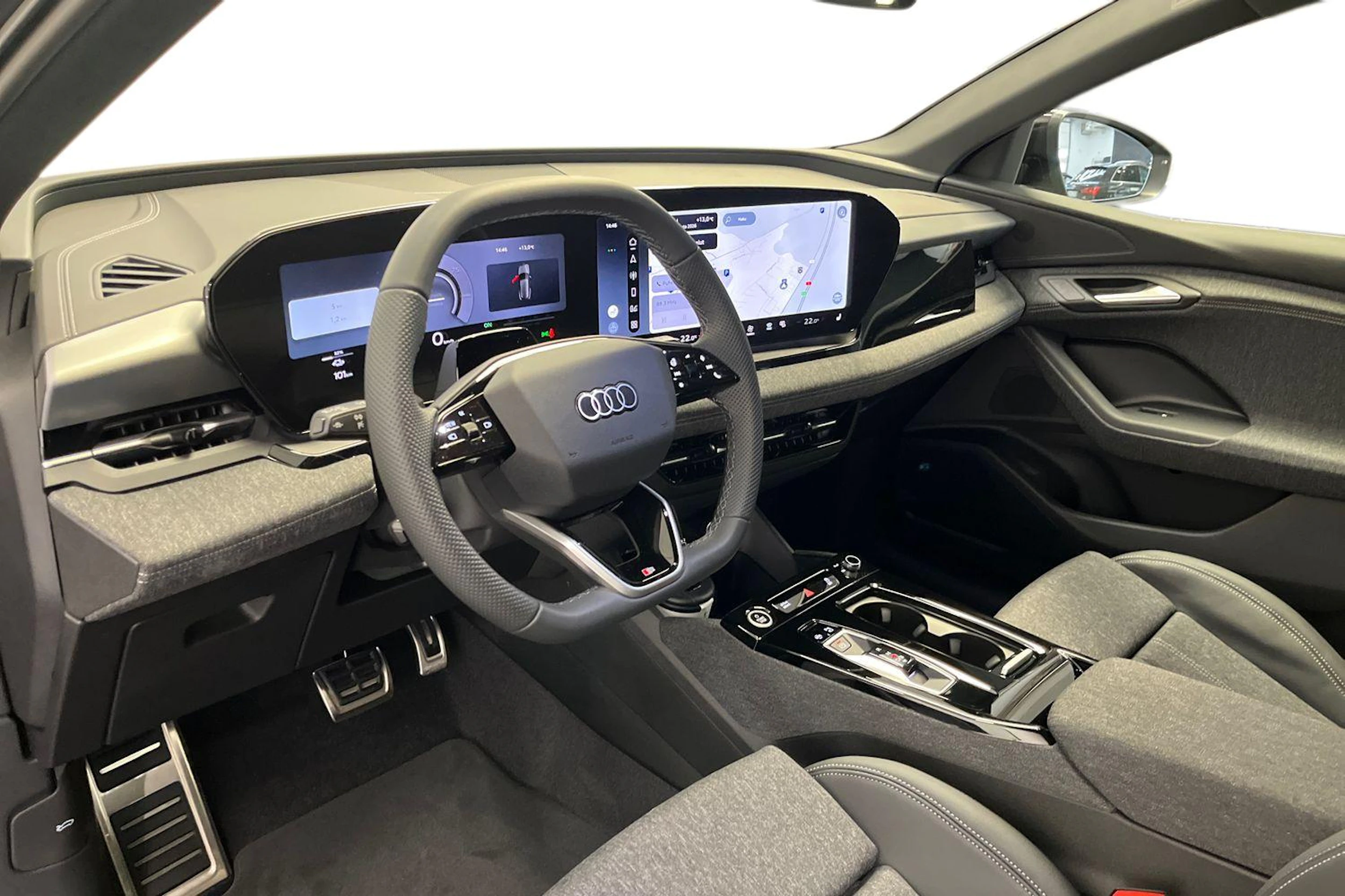 daytona harmaa Audi Q6 e-tron 2026 kuva 6.