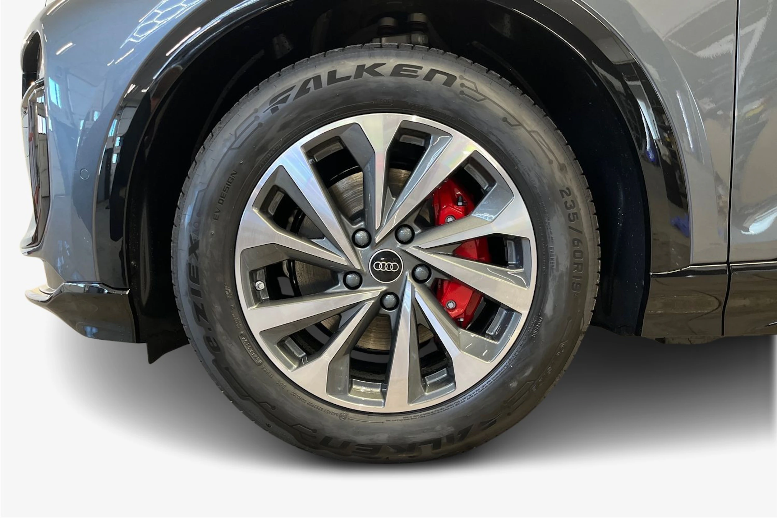 daytona harmaa Audi Q6 e-tron 2026 kuva 9.