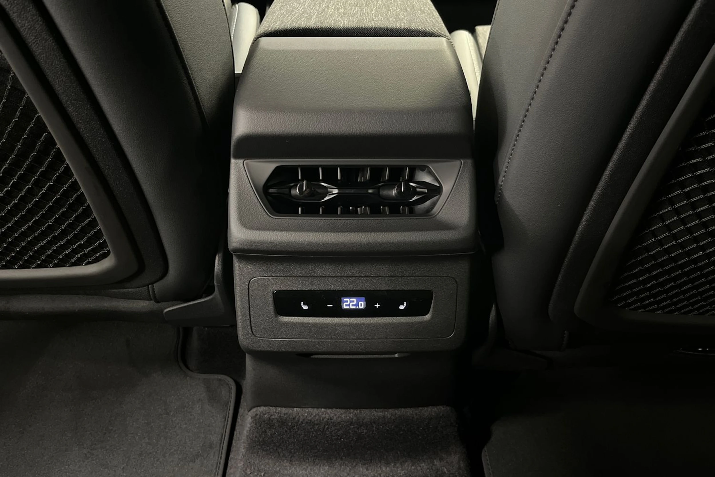 daytona harmaa Audi Q6 e-tron 2026 kuva 20.