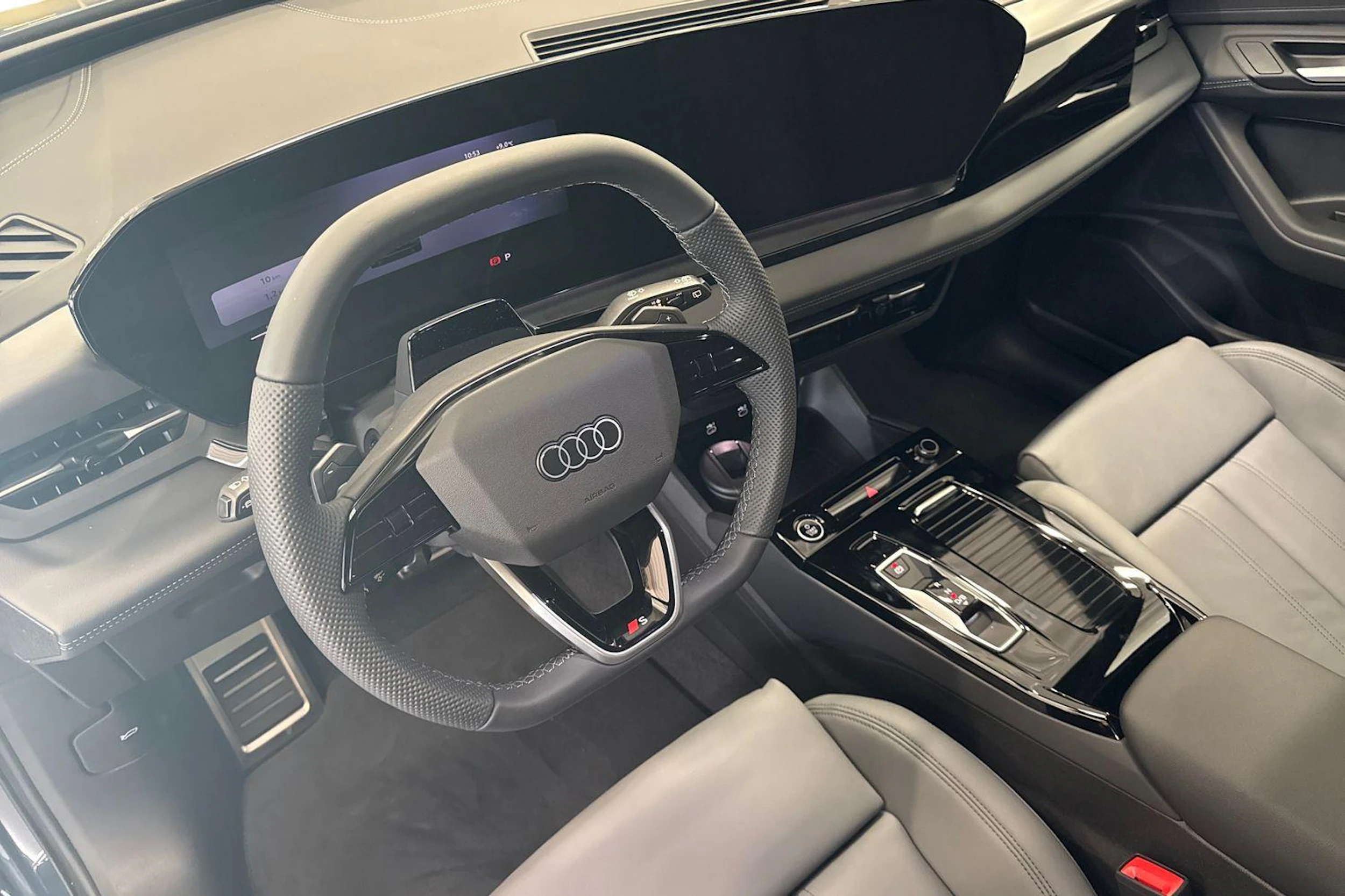 met. sininen Audi Q6 e-tron 2026 kuva 6.