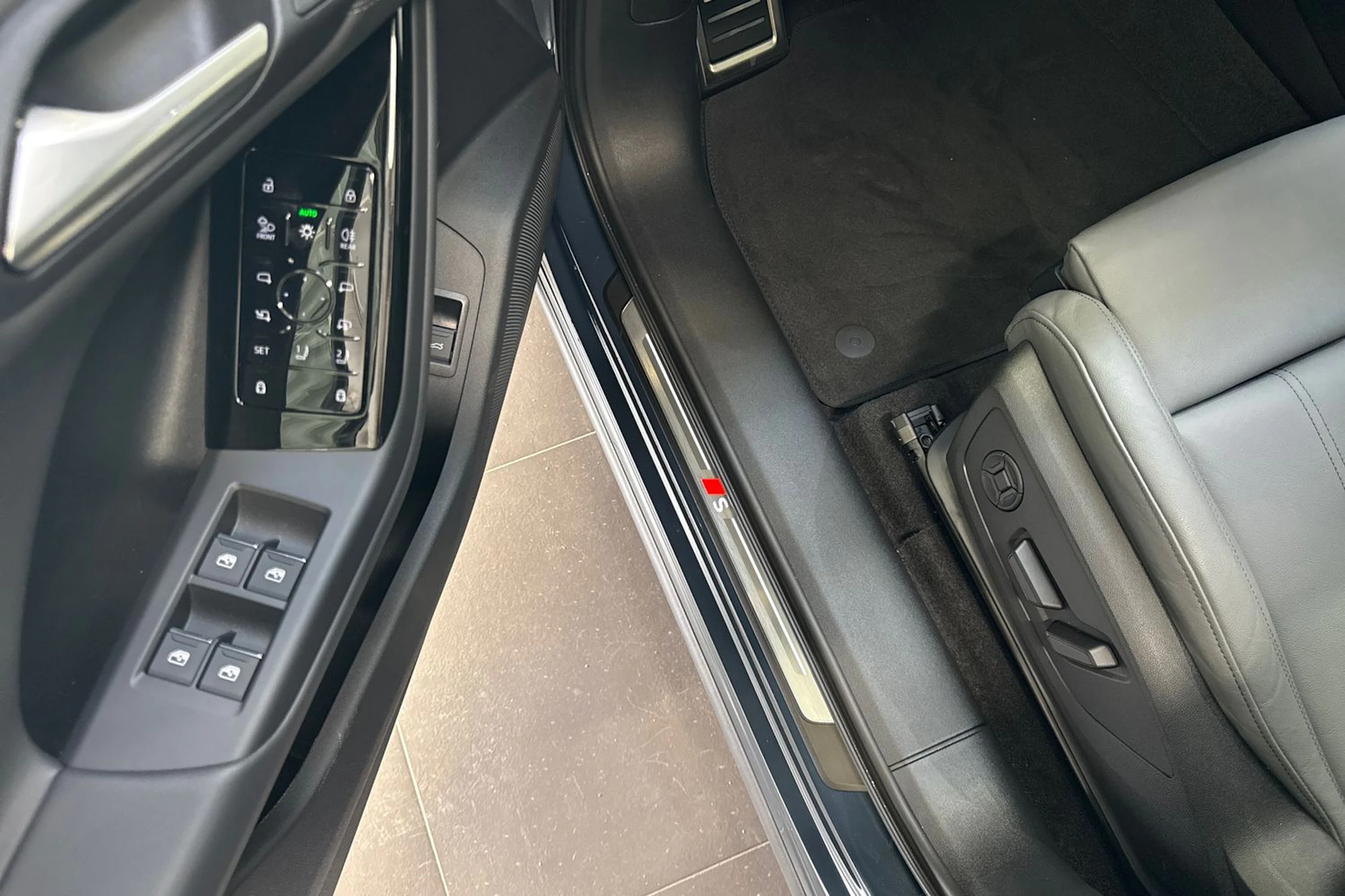 met. sininen Audi Q6 e-tron 2026 kuva 14.