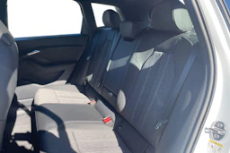 valkoinen Audi Q6 e-tron 2026 kuva 8.