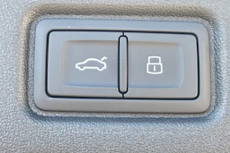 valkoinen Audi Q6 e-tron 2026 kuva 16.