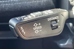 valkoinen Audi Q6 e-tron 2026 kuva 19.