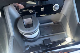 valkoinen Audi Q6 e-tron 2026 kuva 22.