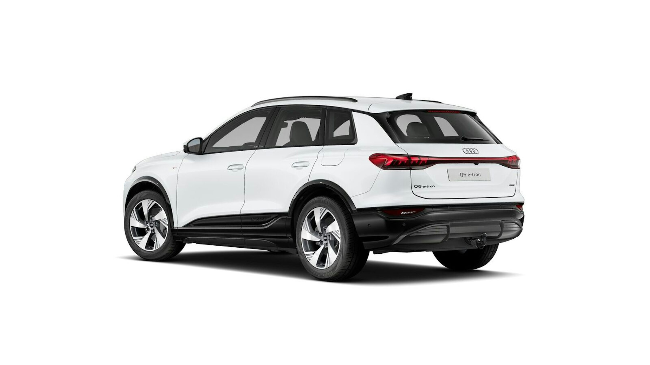 valkoinen Audi Q6 e-tron 2026 kuva 4.