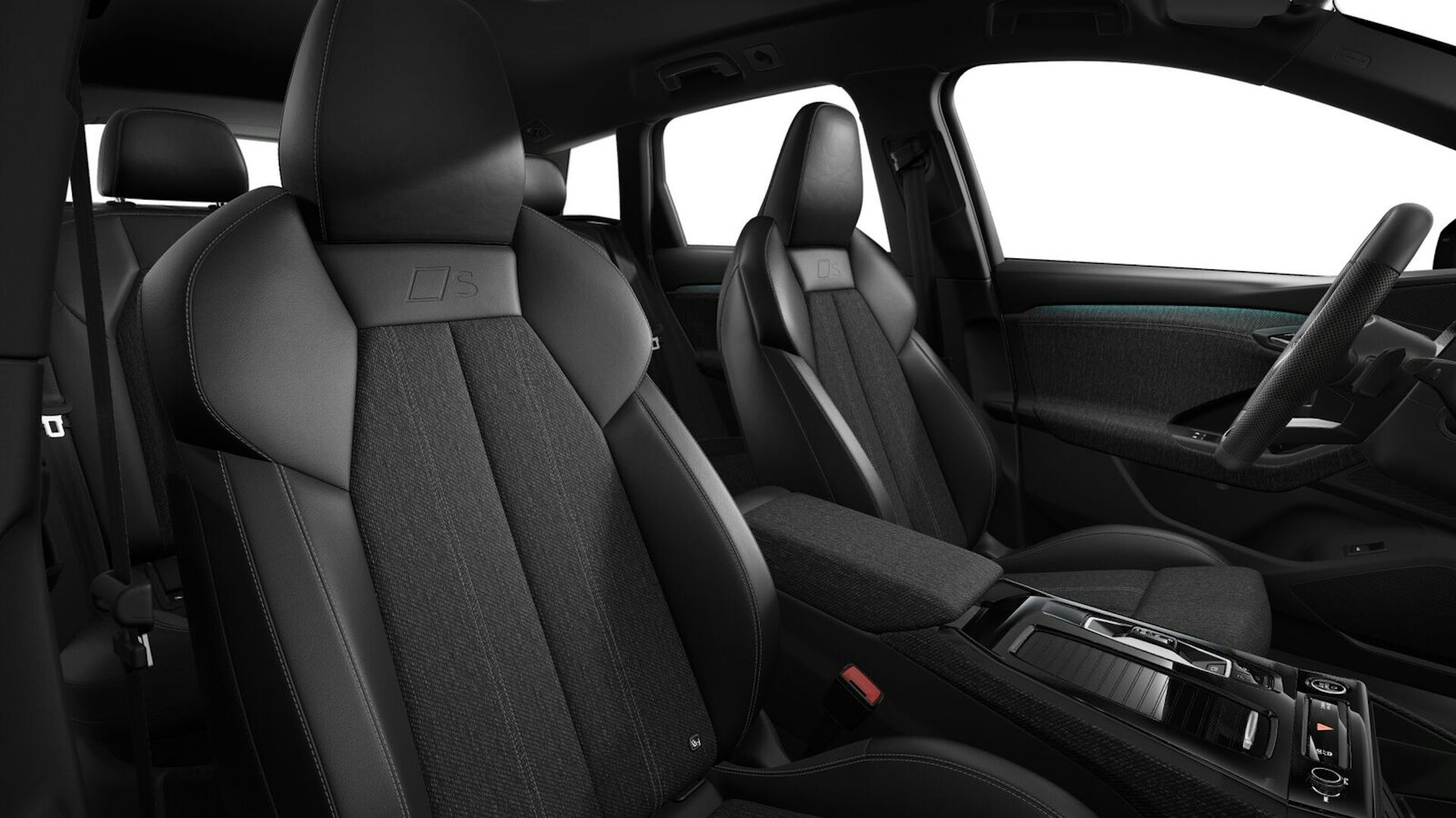 valkoinen Audi Q6 e-tron 2026 kuva 8.