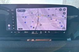 valkoinen Audi Q6 e-tron 2026 kuva 14.