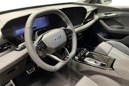 musta Audi Q6 e-tron 2026 kuva 6.