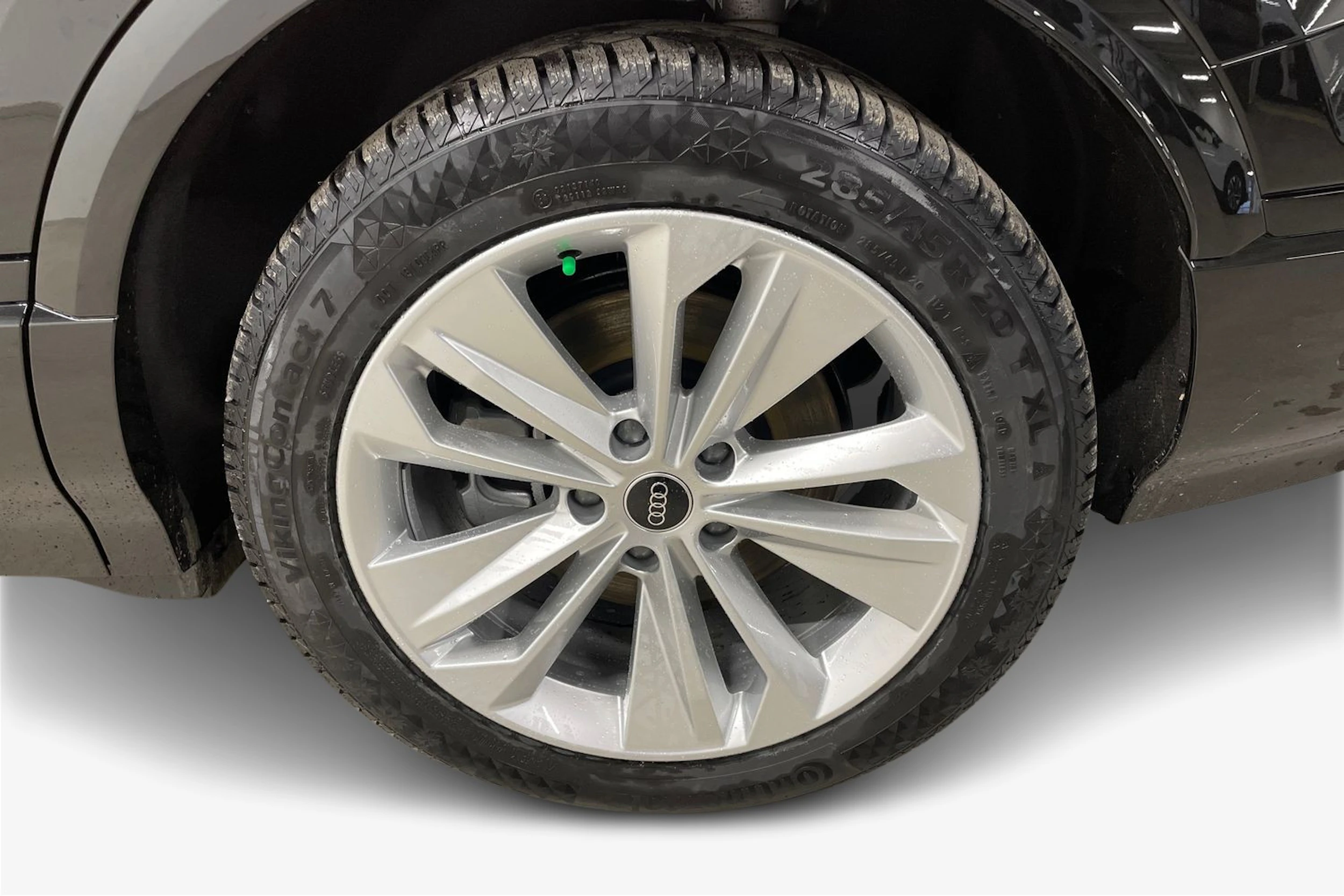 musta Audi Q6 e-tron 2026 kuva 9.