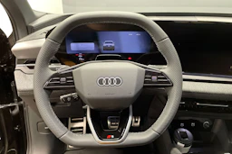 musta Audi Q6 e-tron 2026 kuva 14.