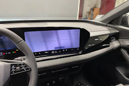 musta Audi Q6 e-tron 2026 kuva 15.