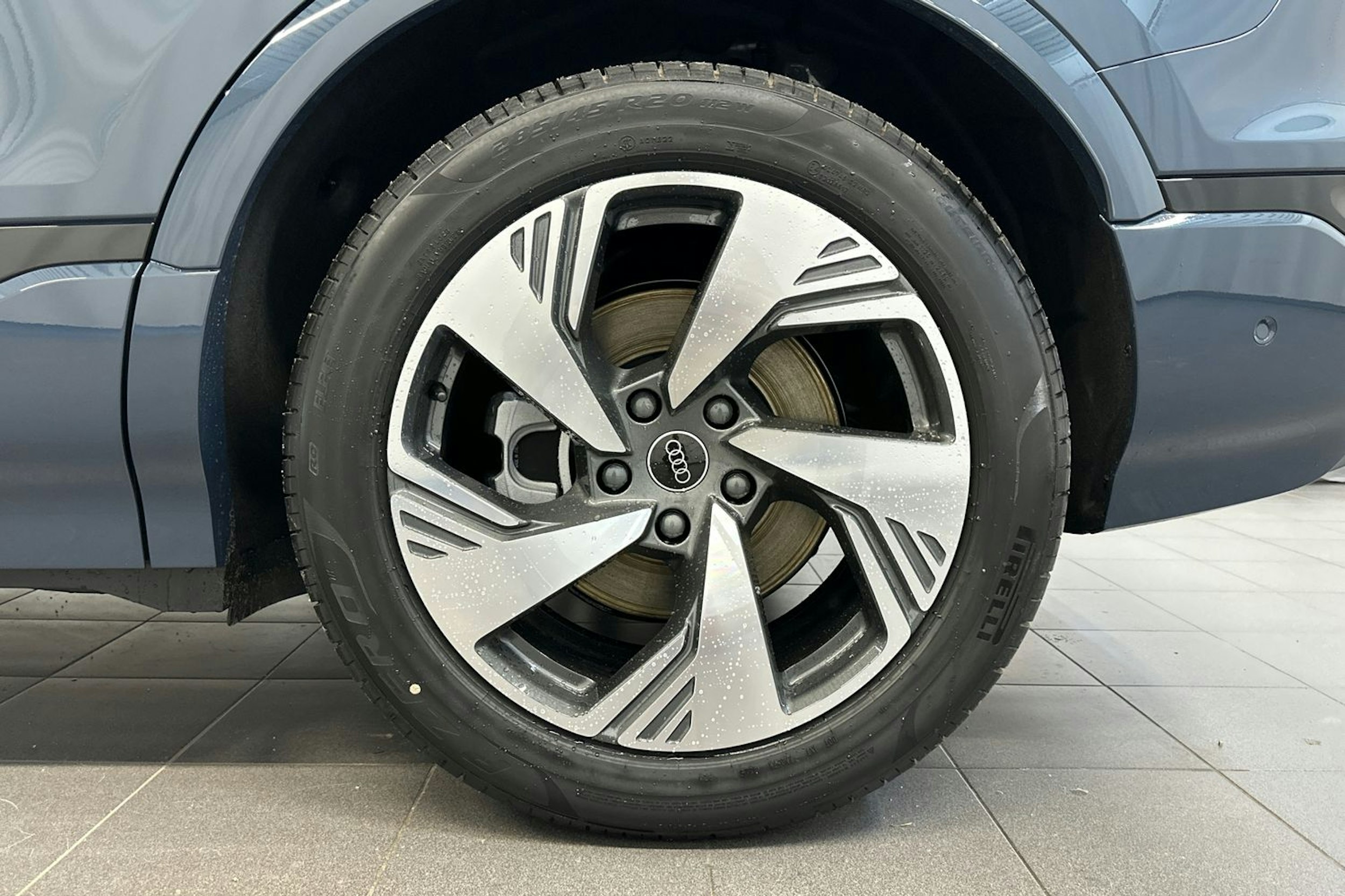 plasma sininen Audi Q6 e-tron 2026 kuva 10.