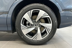 plasma sininen Audi Q6 e-tron 2026 kuva 10.