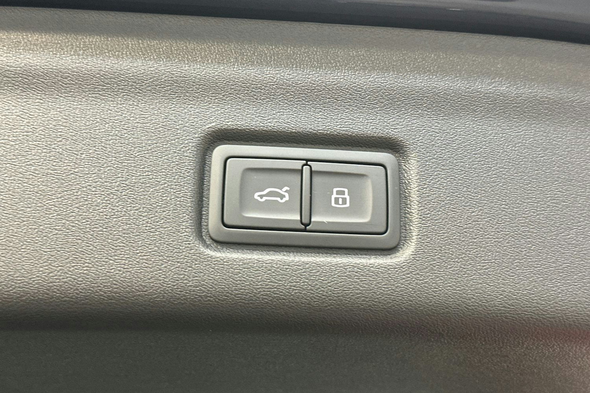 plasma sininen Audi Q6 e-tron 2026 kuva 12.