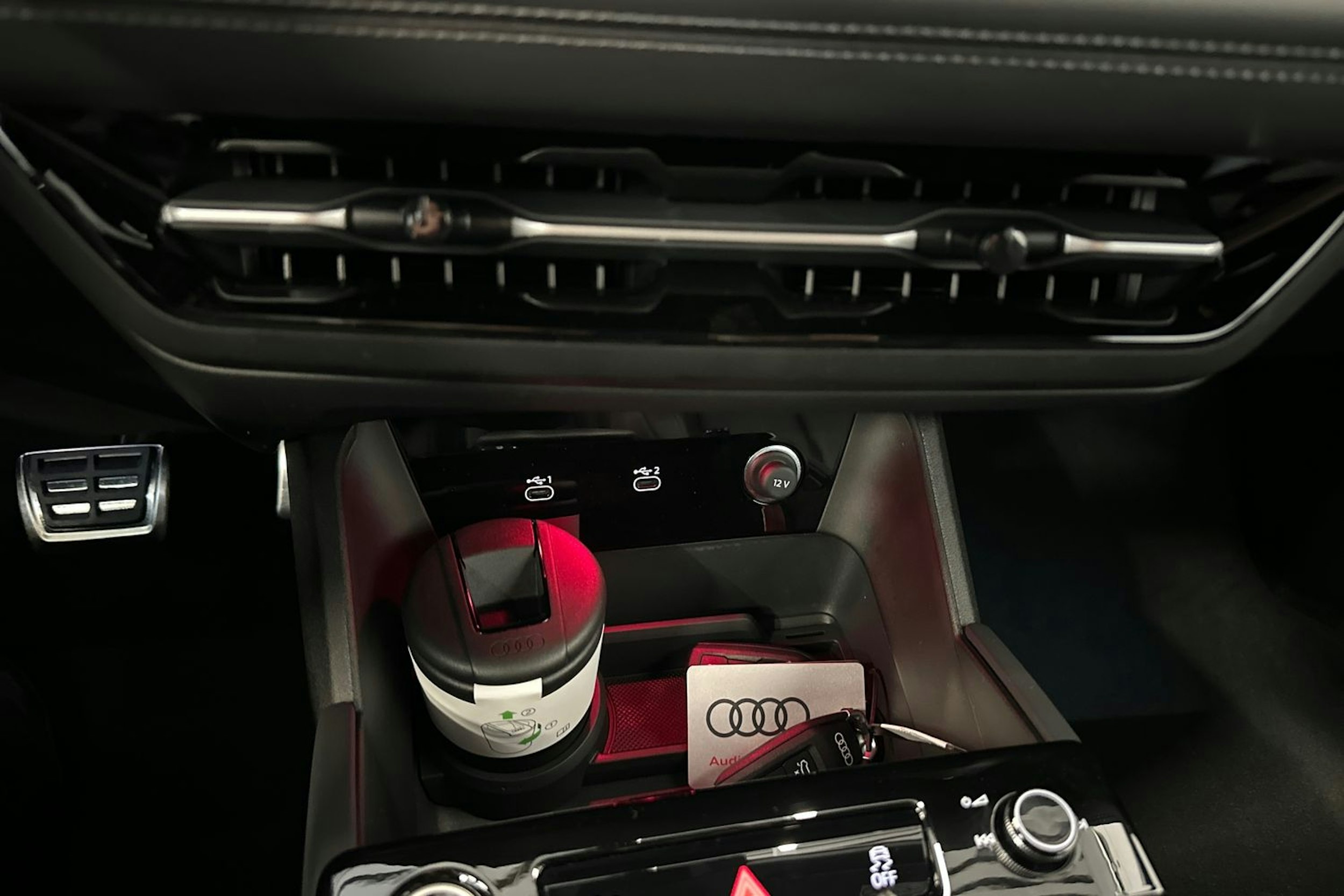 plasma sininen Audi Q6 e-tron 2026 kuva 27.