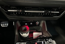 plasma sininen Audi Q6 e-tron 2026 kuva 27.