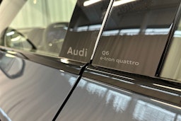 plasma sininen Audi Q6 e-tron 2026 kuva 36.