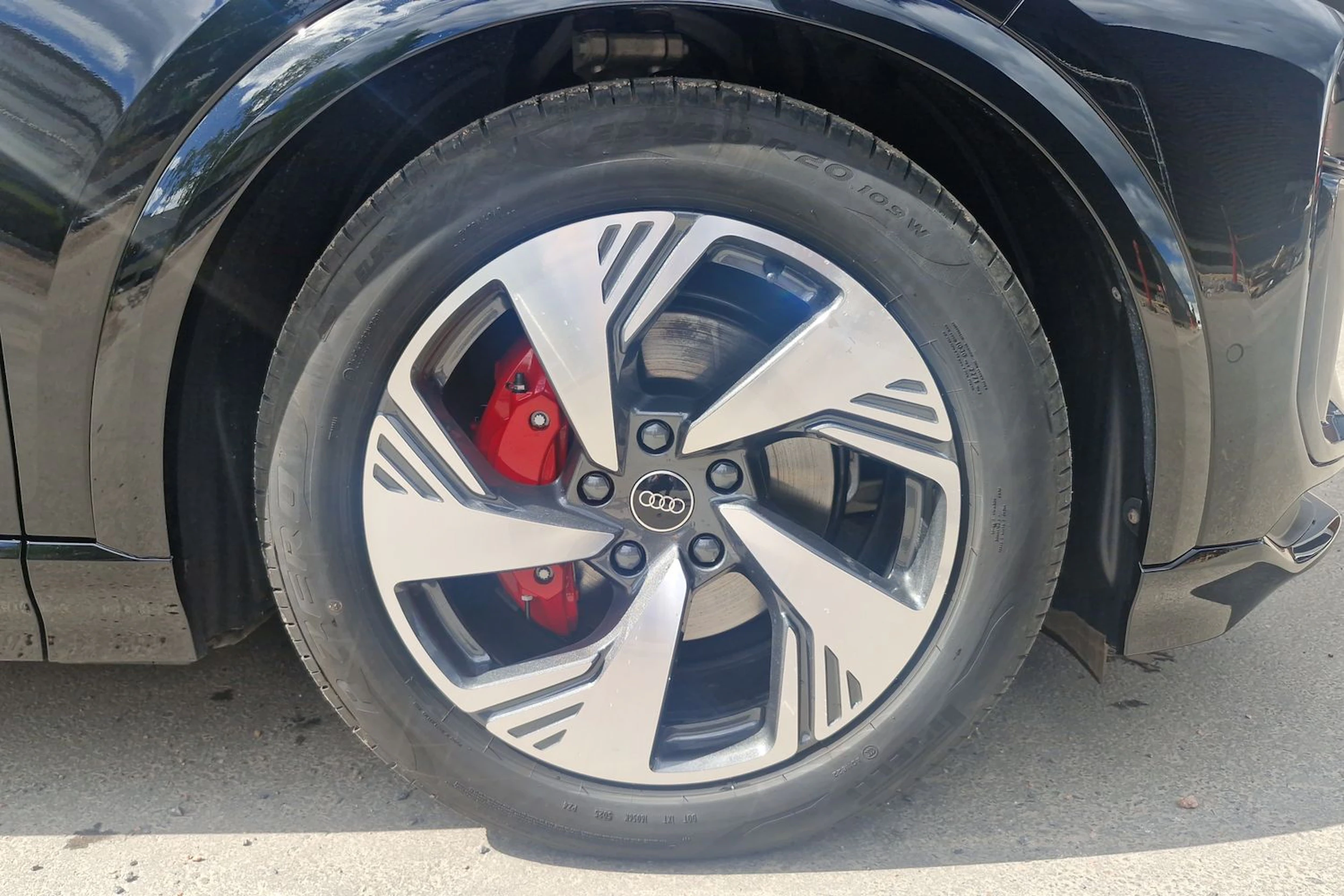 musta Audi Q6 e-tron 2026 kuva 10.