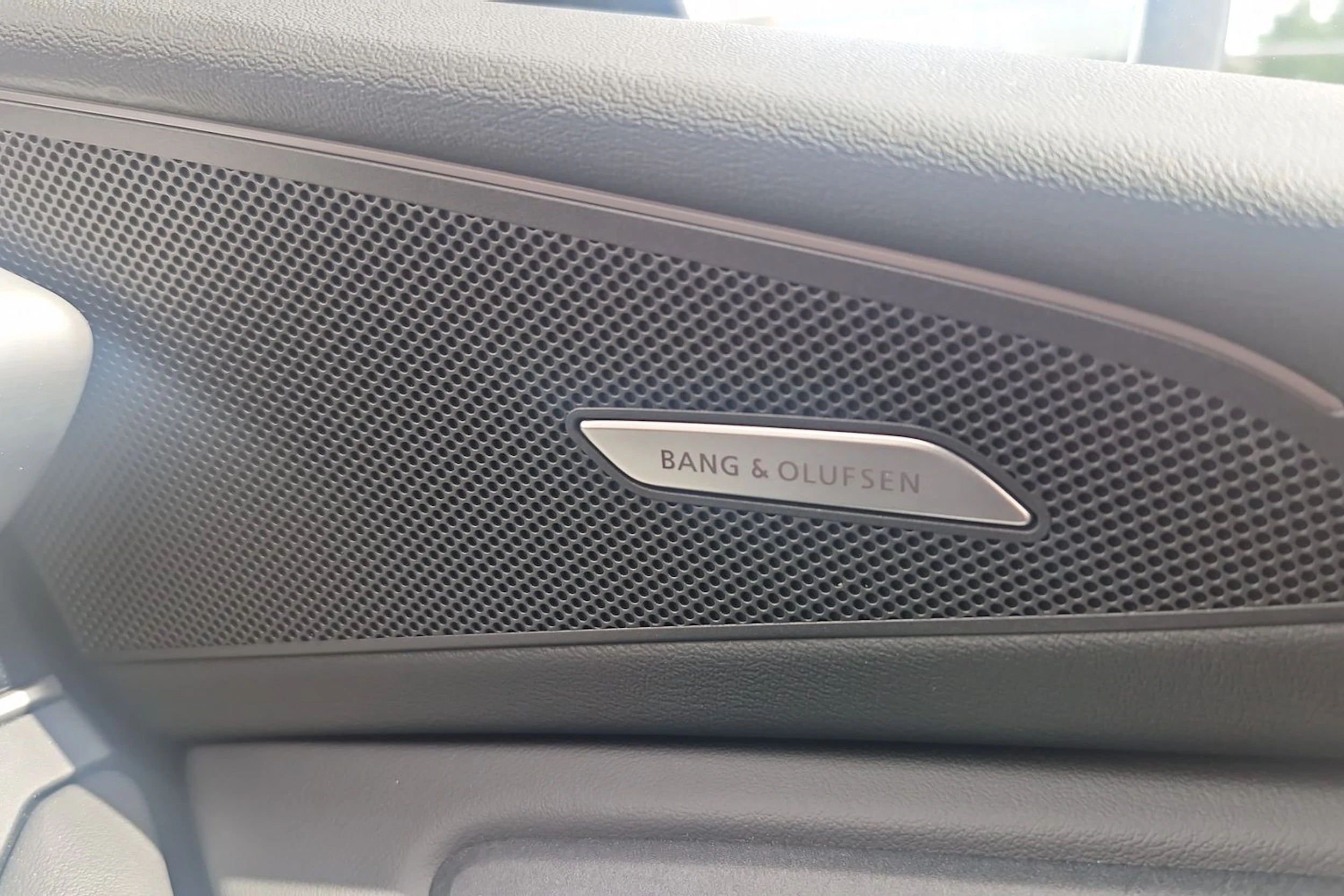 musta Audi Q6 e-tron 2026 kuva 13.