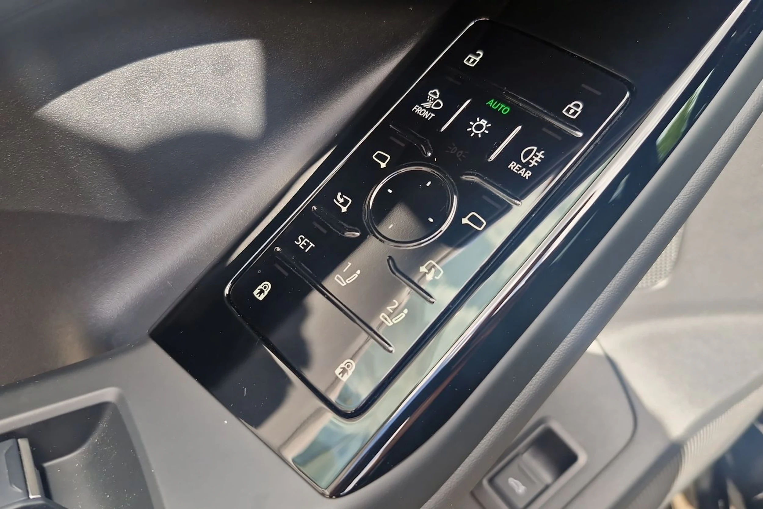 musta Audi Q6 e-tron 2026 kuva 14.