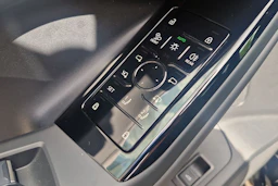 musta Audi Q6 e-tron 2026 kuva 14.