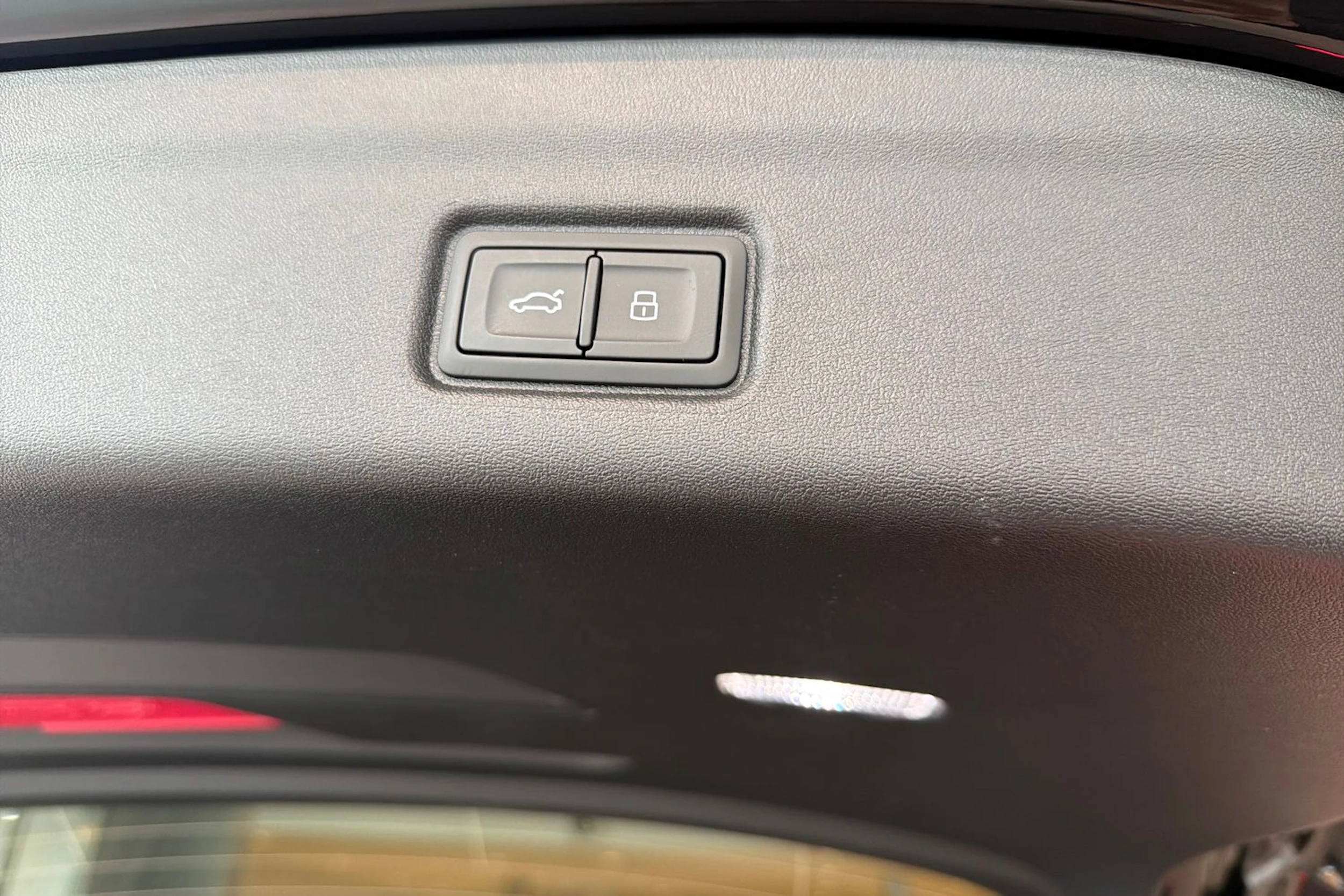 musta Audi Q6 e-tron 2026 kuva 18.