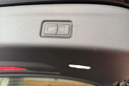 musta Audi Q6 e-tron 2026 kuva 18.