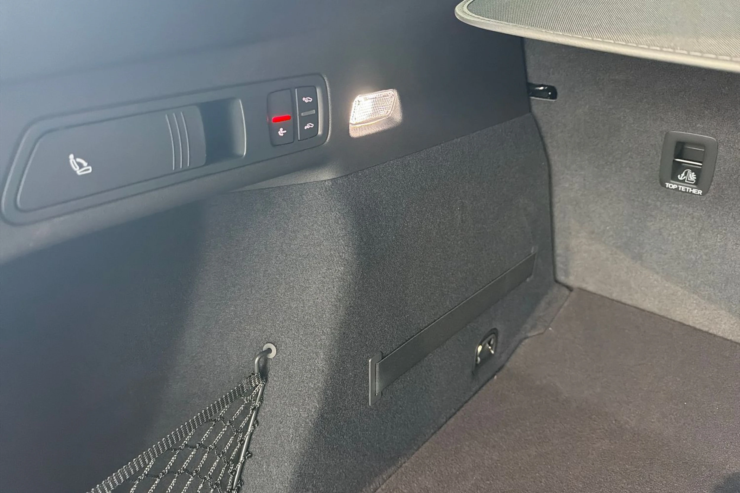 musta Audi Q6 e-tron 2026 kuva 19.