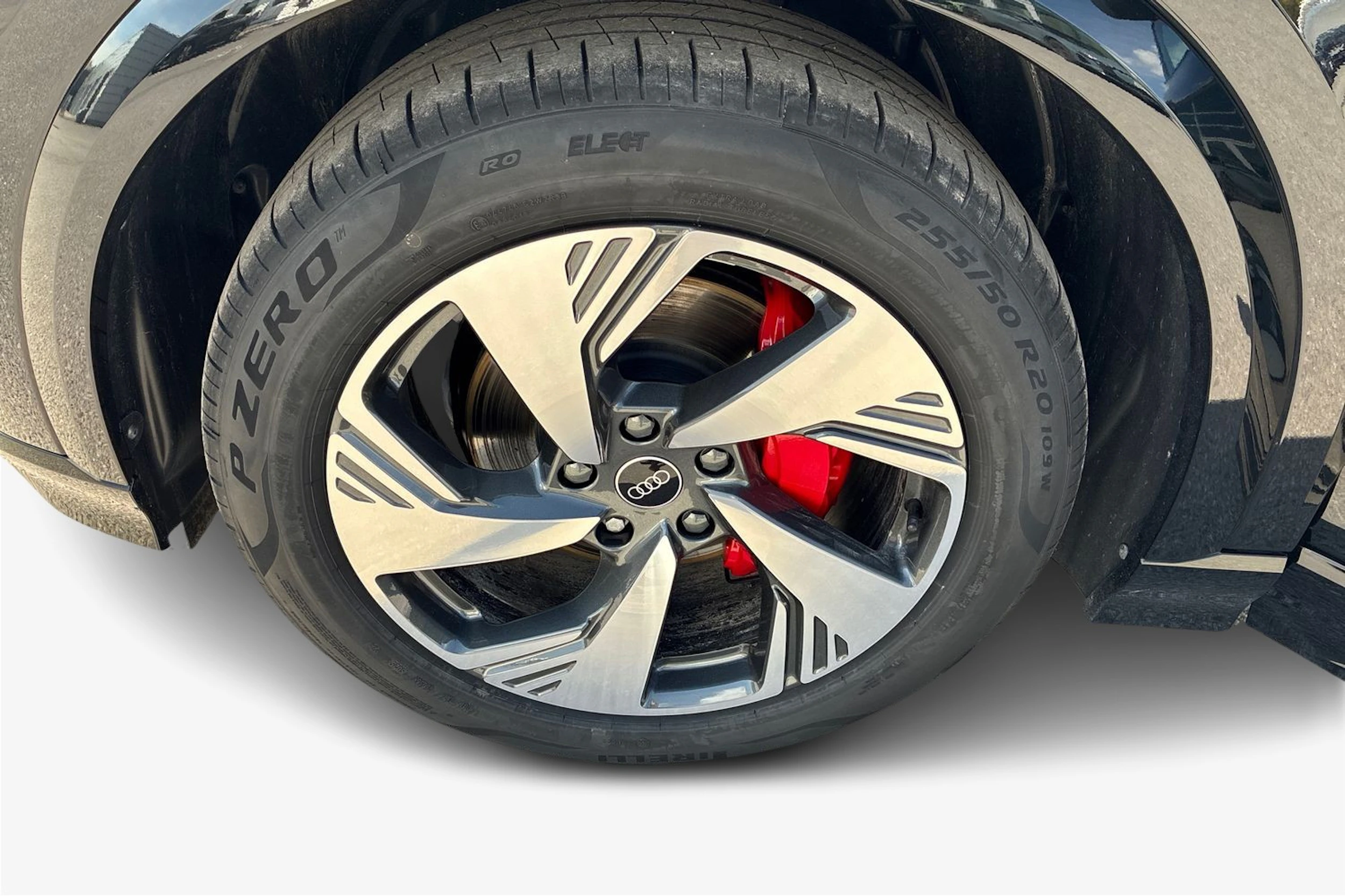musta Audi Q6 e-tron 2026 kuva 9.
