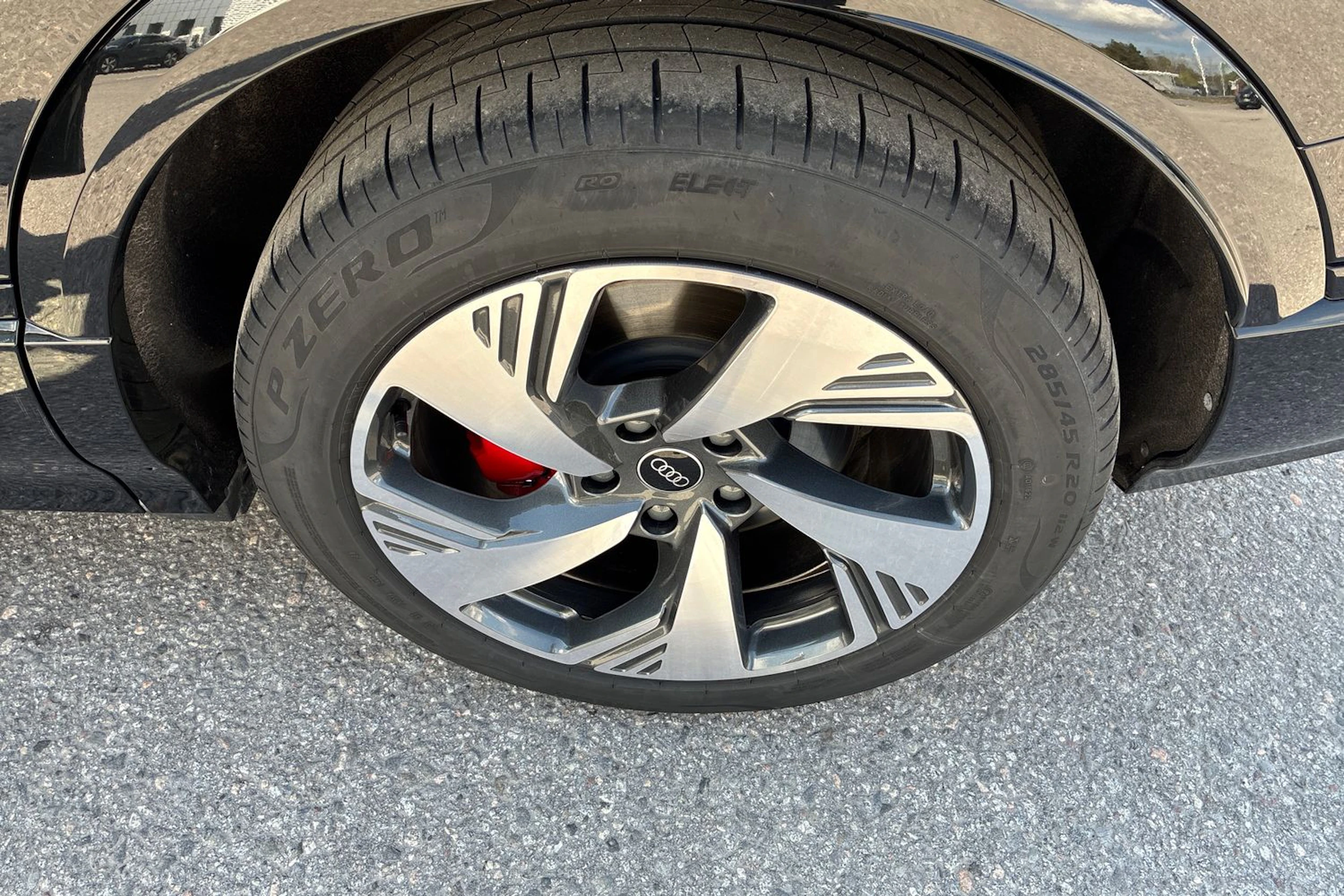 musta Audi Q6 e-tron 2026 kuva 10.