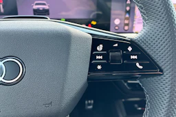 musta Audi Q6 e-tron 2026 kuva 15.