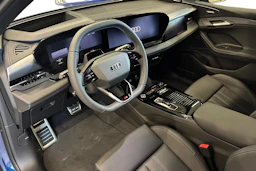 sininen Audi Q6 e-tron 2026 kuva 6.