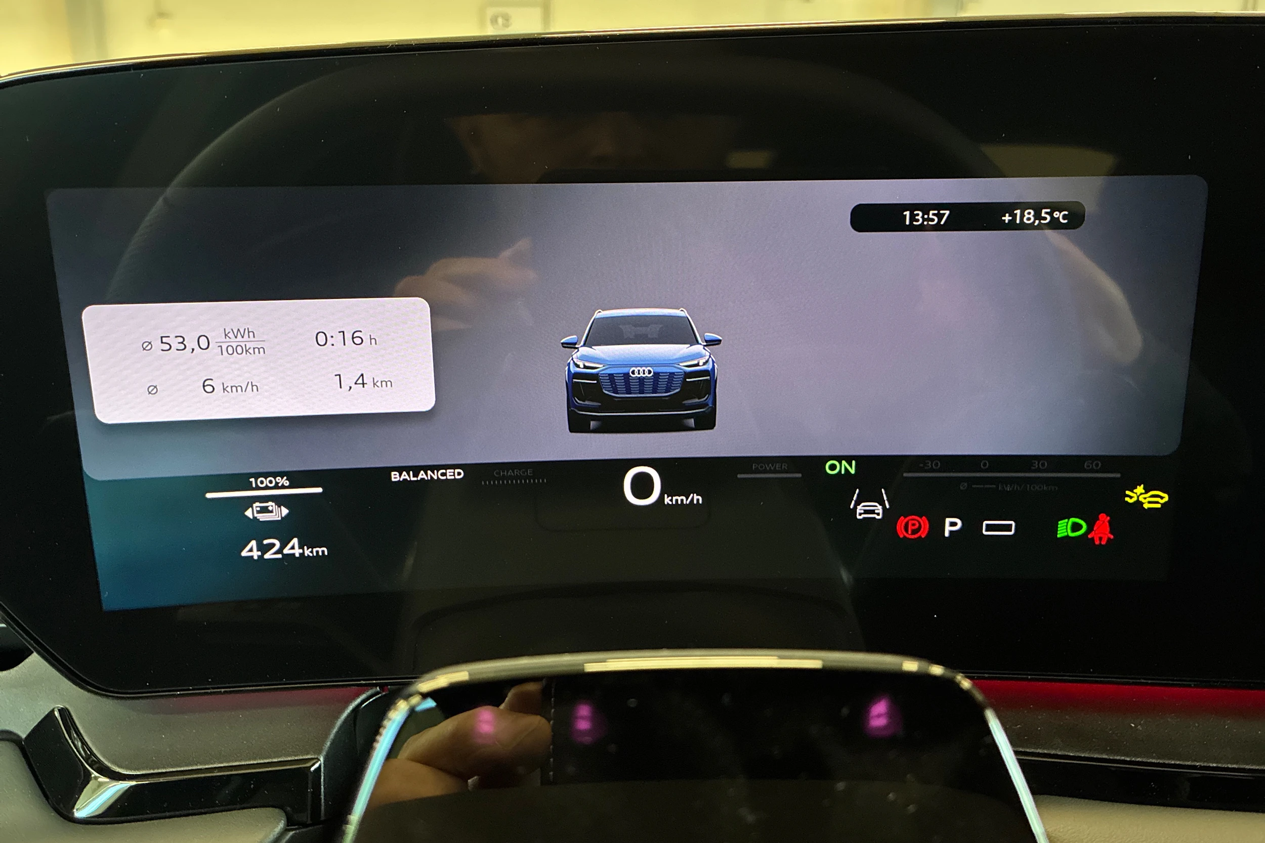sininen Audi Q6 e-tron 2026 kuva 11.