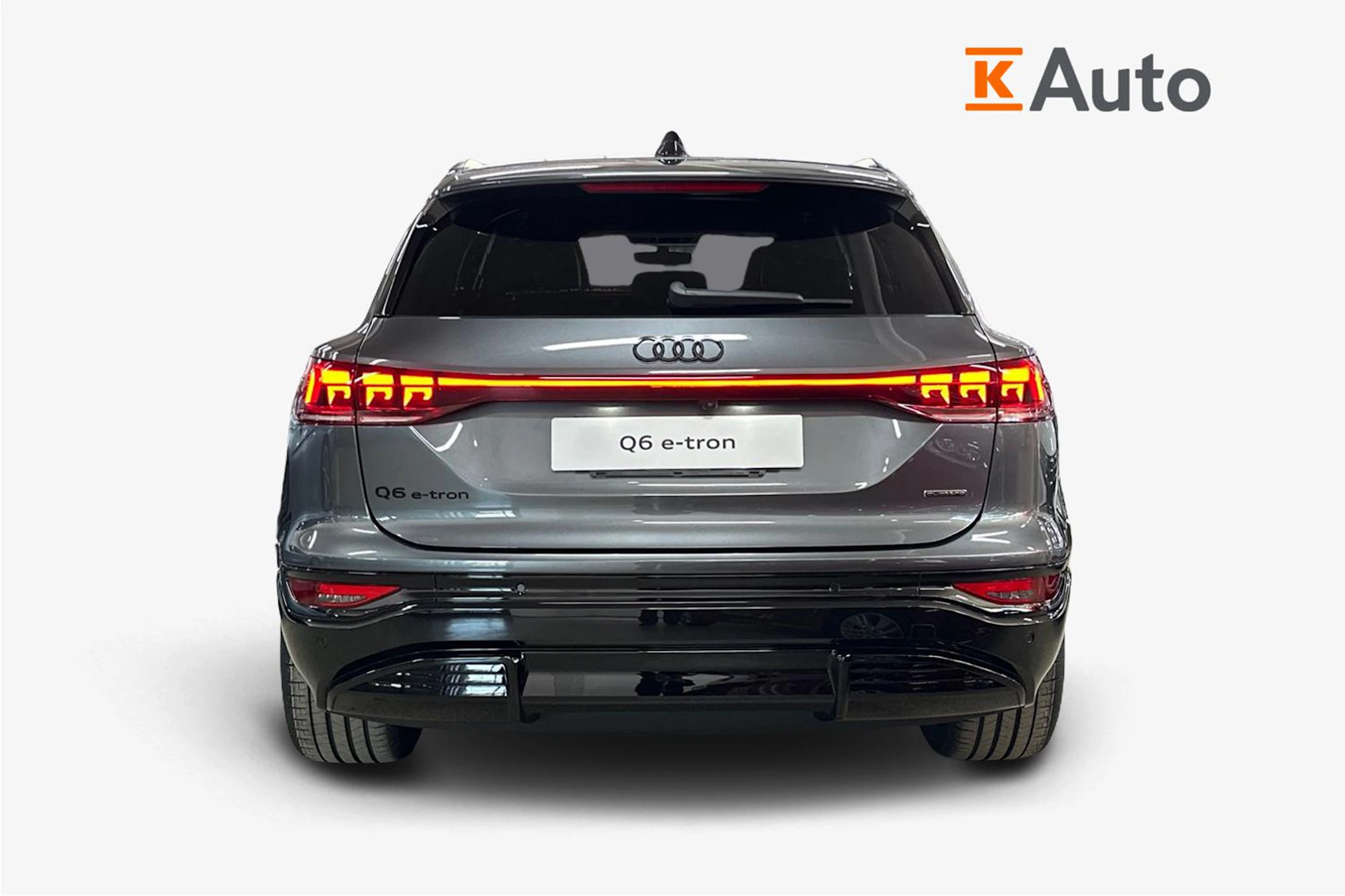 met. harmaa Audi Q6 e-tron 2026 kuva 3.