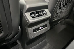 met. harmaa Audi Q6 e-tron 2026 kuva 11.