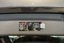 met. harmaa Audi Q6 e-tron 2026 kuva 19.