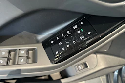 met. harmaa Audi Q6 e-tron 2026 kuva 20.