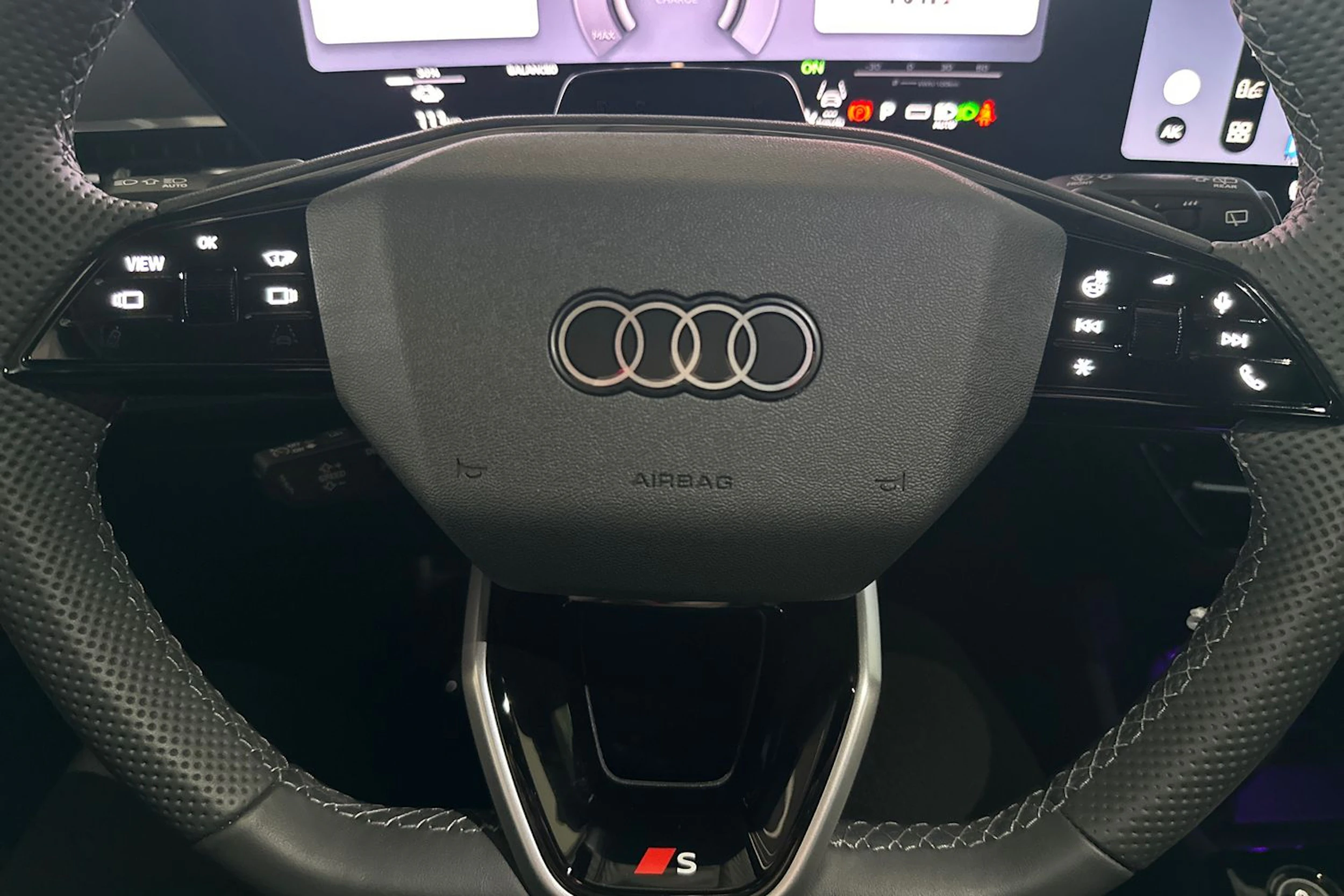 met. harmaa Audi Q6 e-tron 2026 kuva 23.